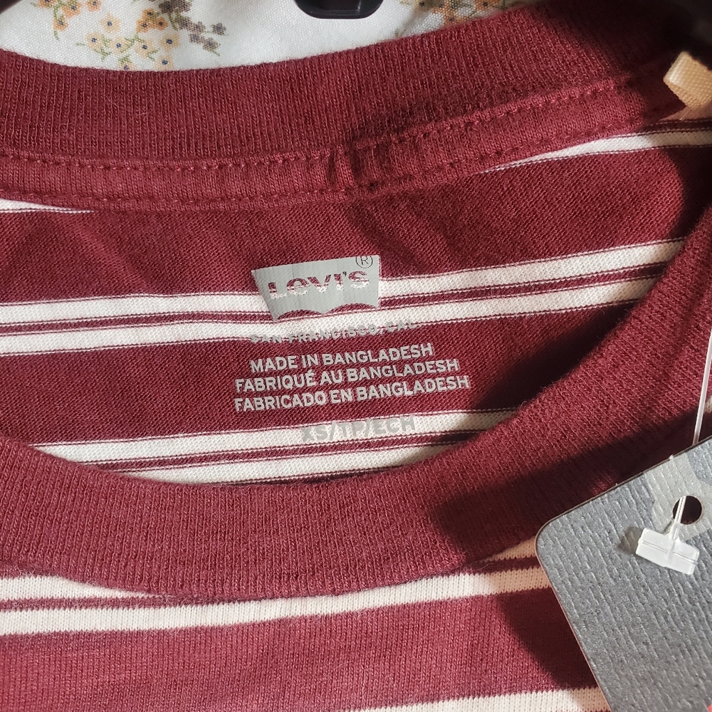 Levi's | Striped Tee - Picture 7 of 8